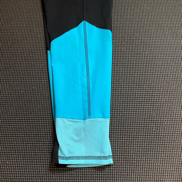 Champion quarter length athletic leggings - Picture 3 of 4